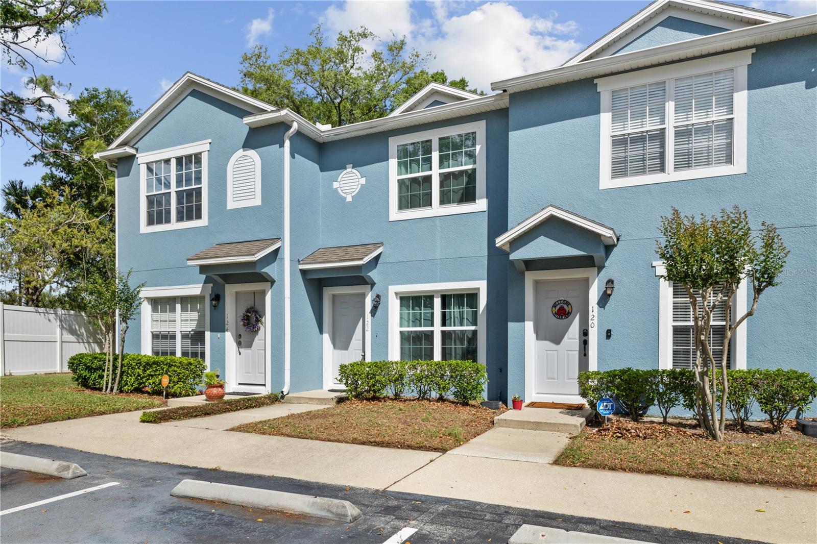 Image 2 of 62 For 122 Wilton Circle