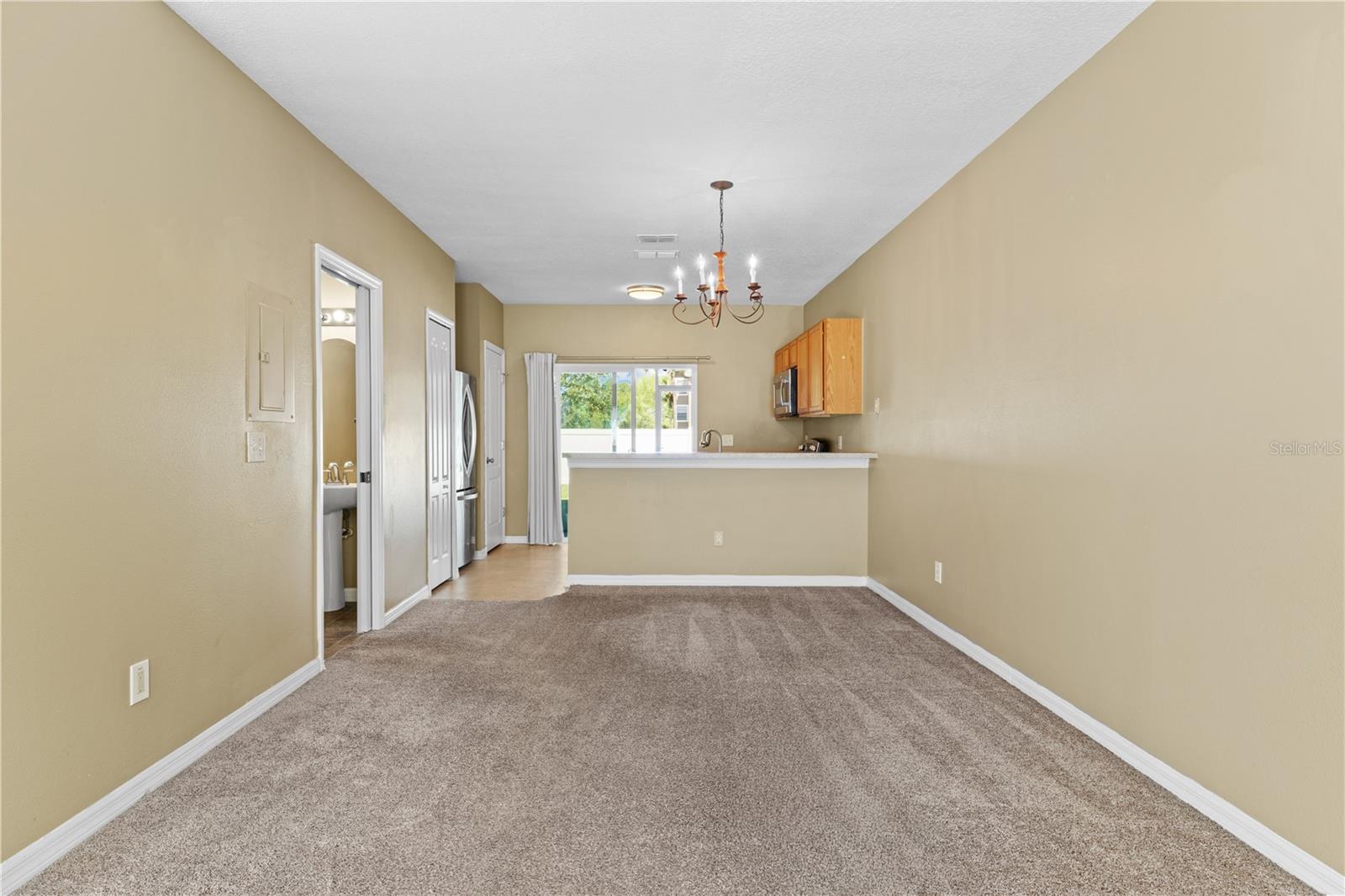 Image 21 of 62 For 122 Wilton Circle