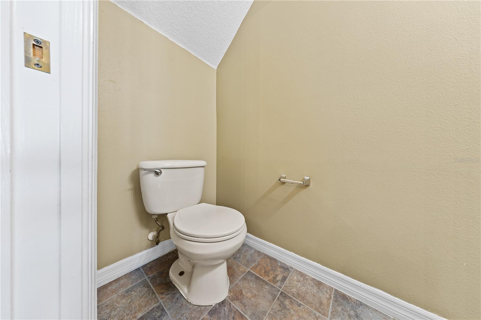 Image 23 of 62 For 122 Wilton Circle