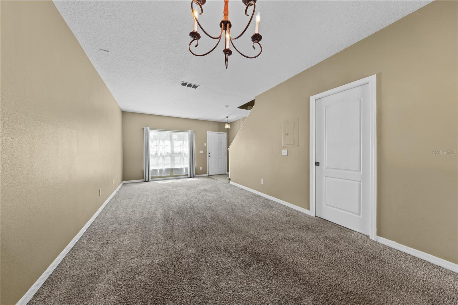 Image 28 of 62 For 122 Wilton Circle