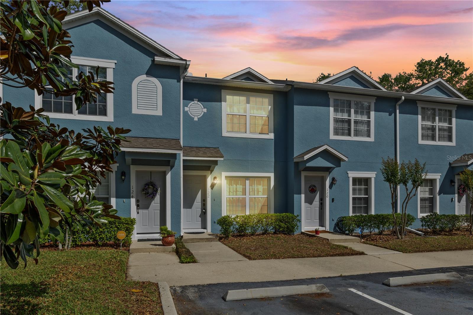 Image 4 of 62 For 122 Wilton Circle