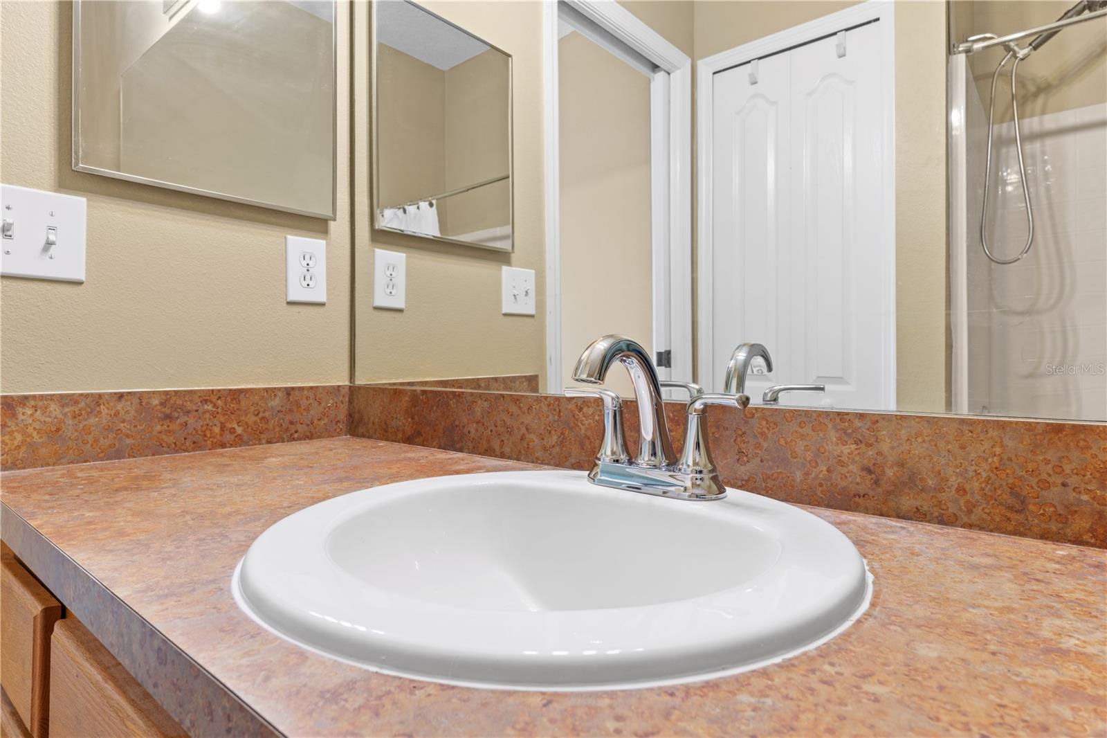 Image 43 of 62 For 122 Wilton Circle