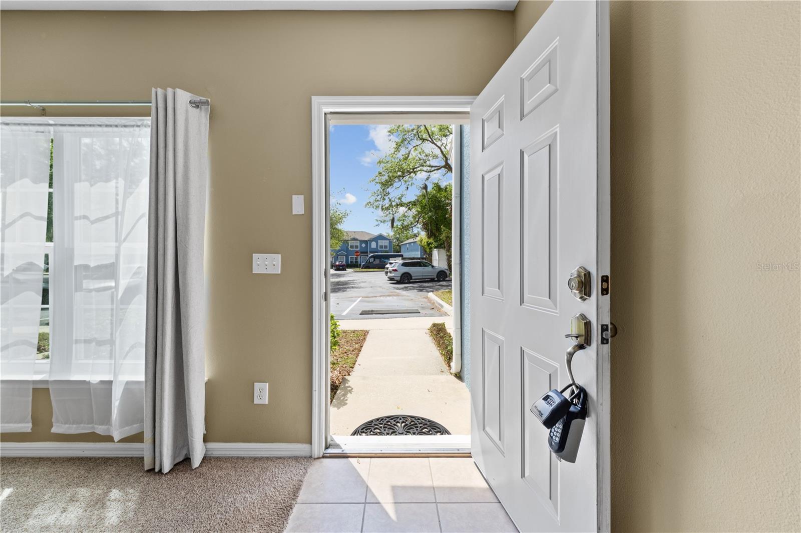 Image 6 of 62 For 122 Wilton Circle