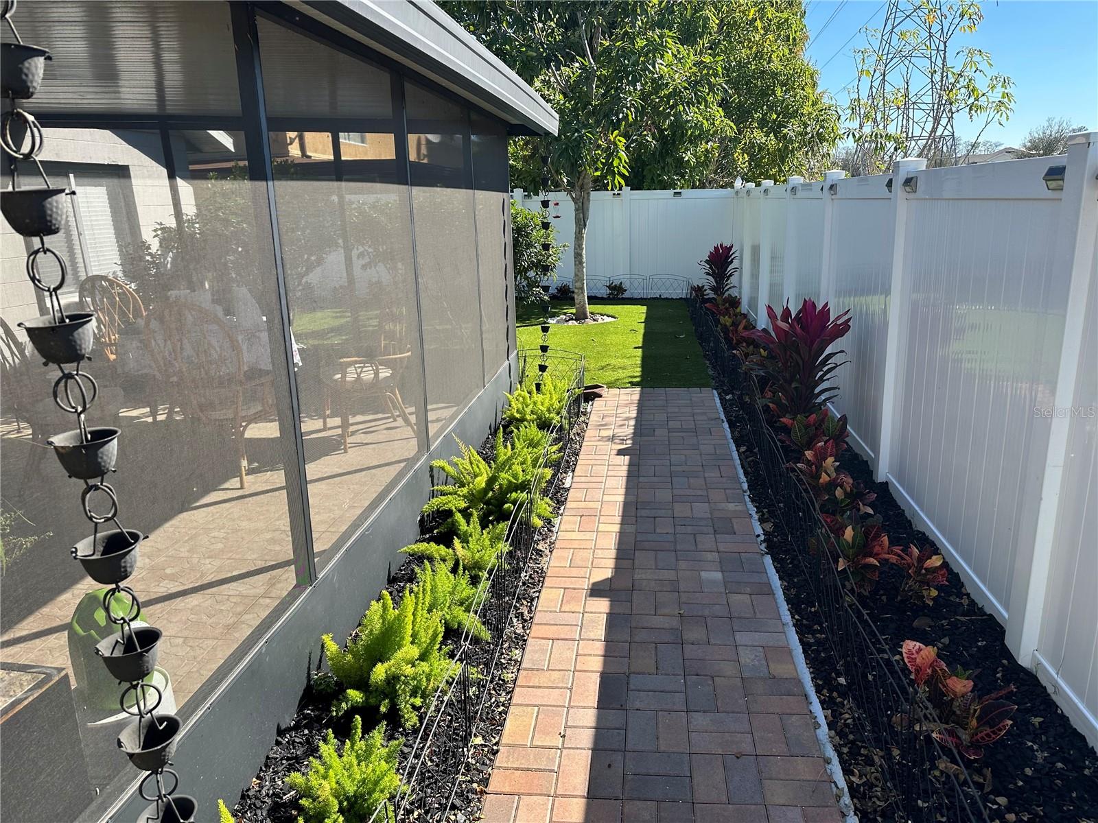 Image 13 of 15 For 189 Chicago Woods Circle