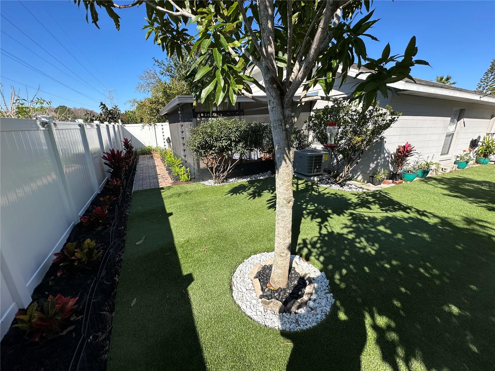 Image 14 of 15 For 189 Chicago Woods Circle