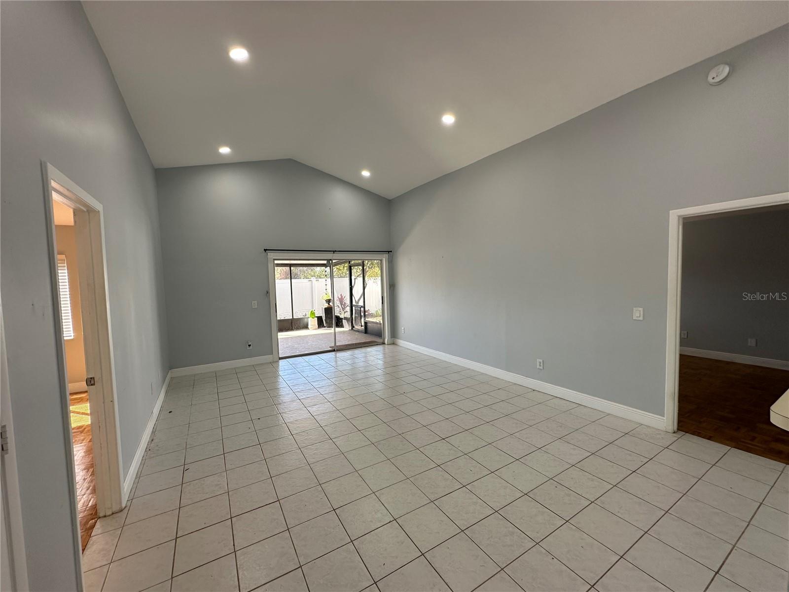 Image 3 of 15 For 189 Chicago Woods Circle