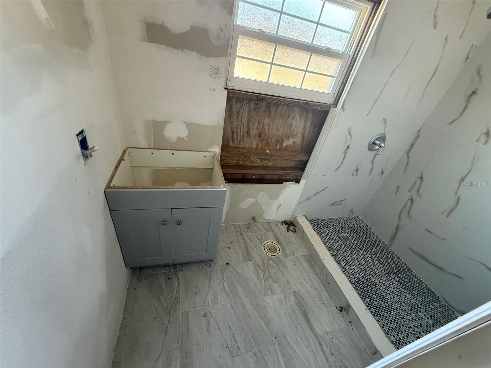 Image 3 of 5 For 2432 Chase Avenue