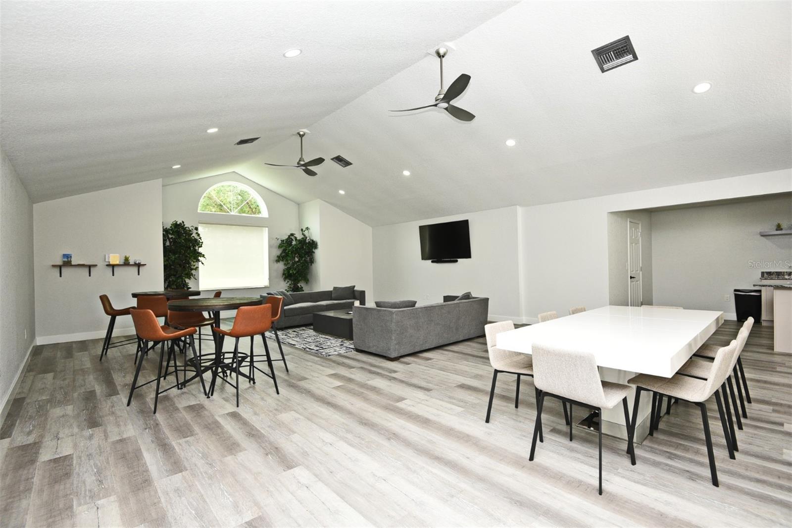 Image 22 of 24 For 443 Hamptoncrest Circle 000