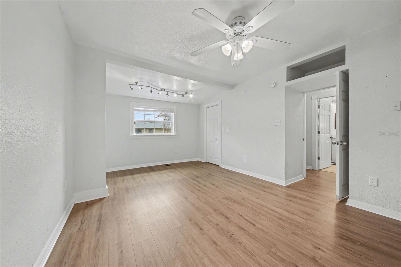 Image 10 of 28 For 10126 Frankel Street