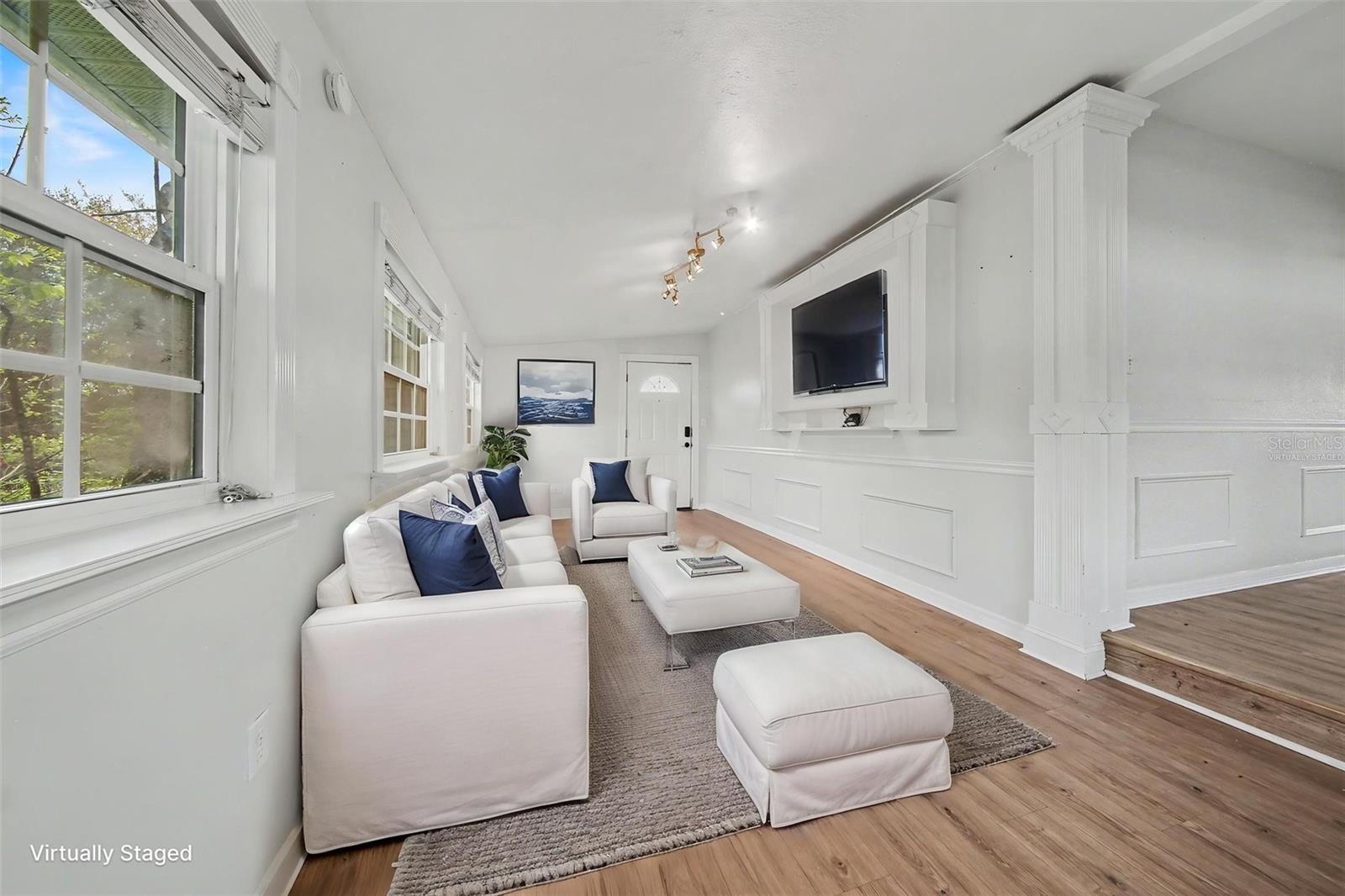 Image 3 of 28 For 10126 Frankel Street