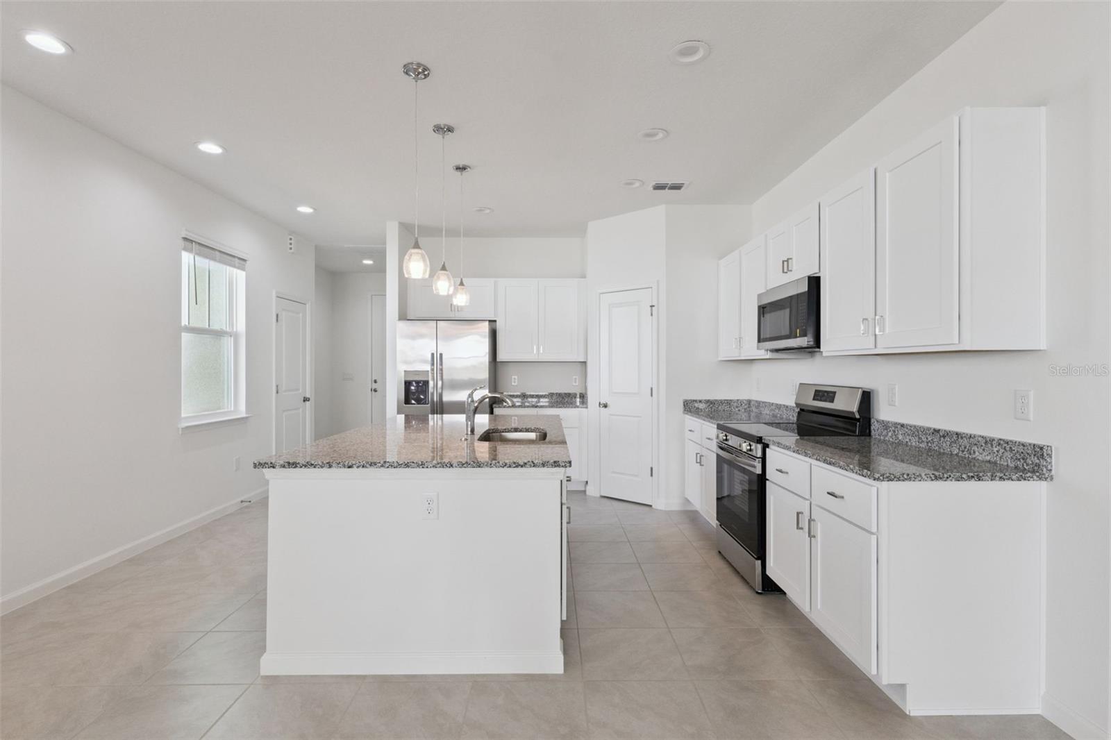 Image 9 of 23 For 3704 Watercliff Circle