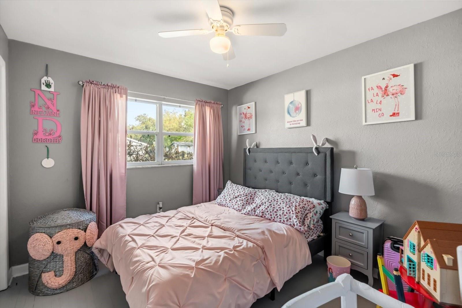 Image 13 of 30 For 820 Clifford Avenue