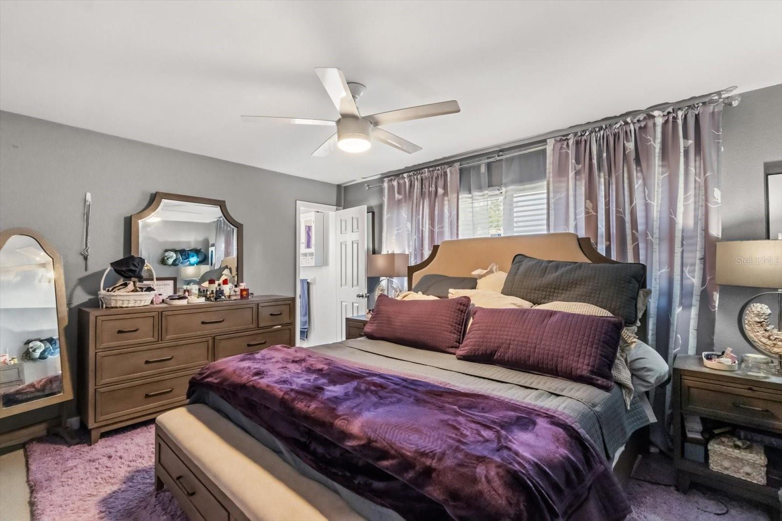 Image 15 of 30 For 820 Clifford Avenue