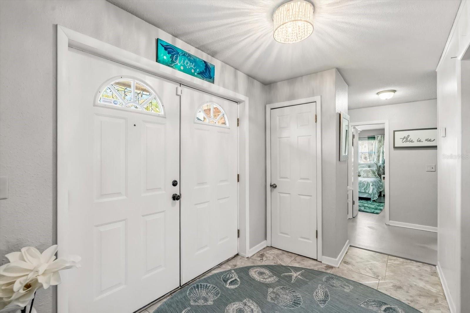 Image 18 of 30 For 820 Clifford Avenue