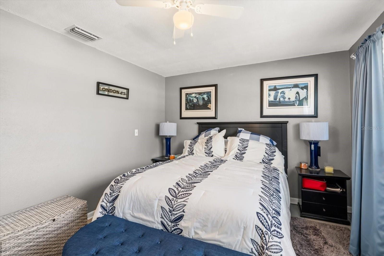 Image 19 of 30 For 820 Clifford Avenue