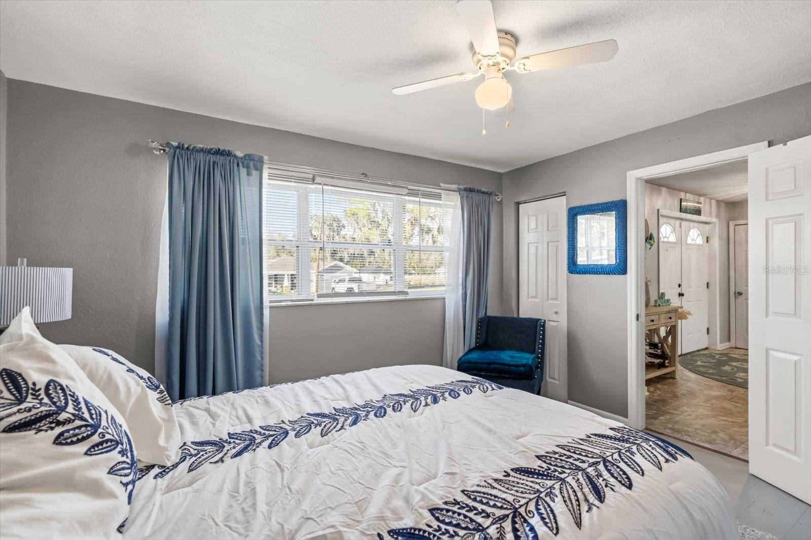 Image 20 of 30 For 820 Clifford Avenue