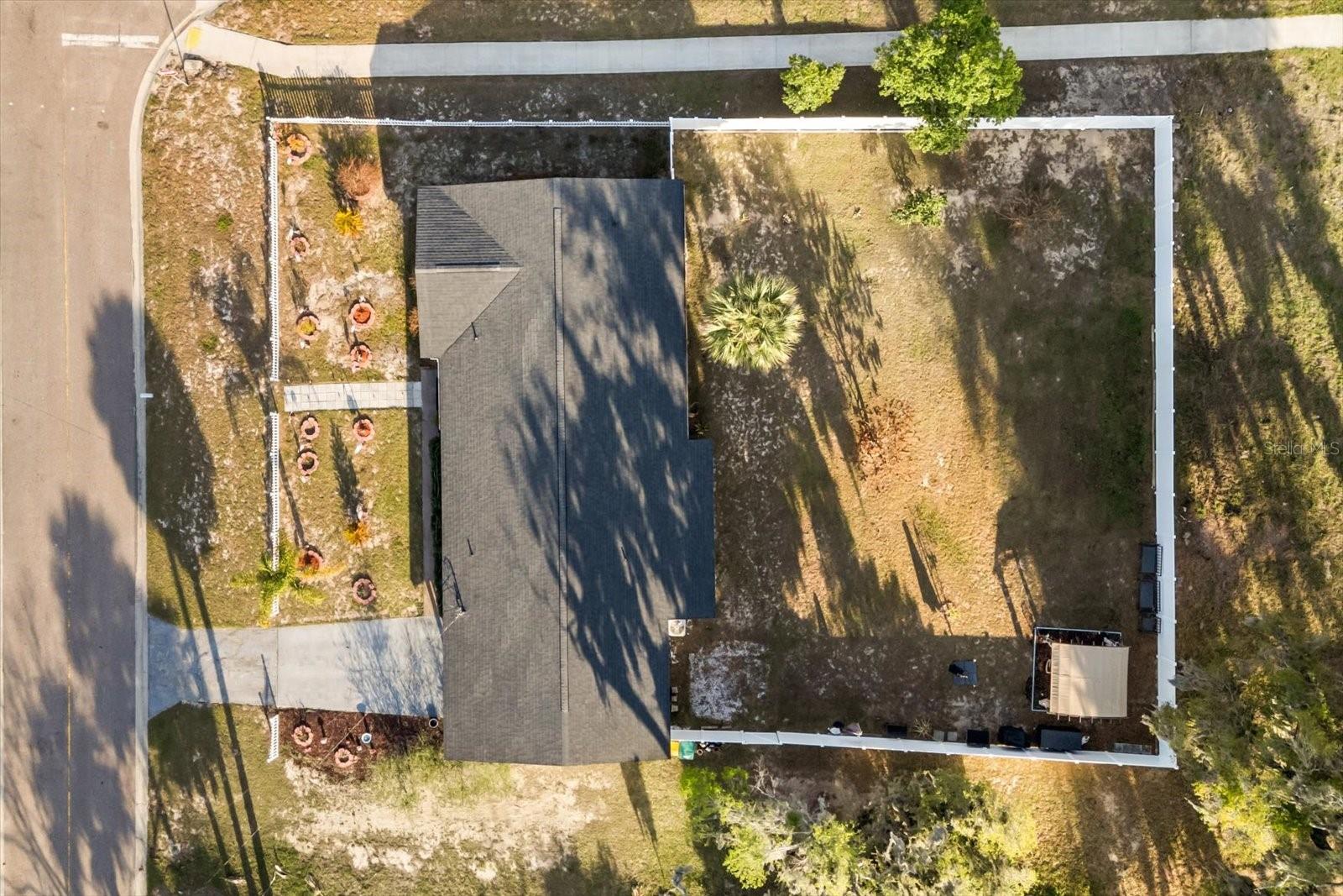 Image 28 of 30 For 820 Clifford Avenue