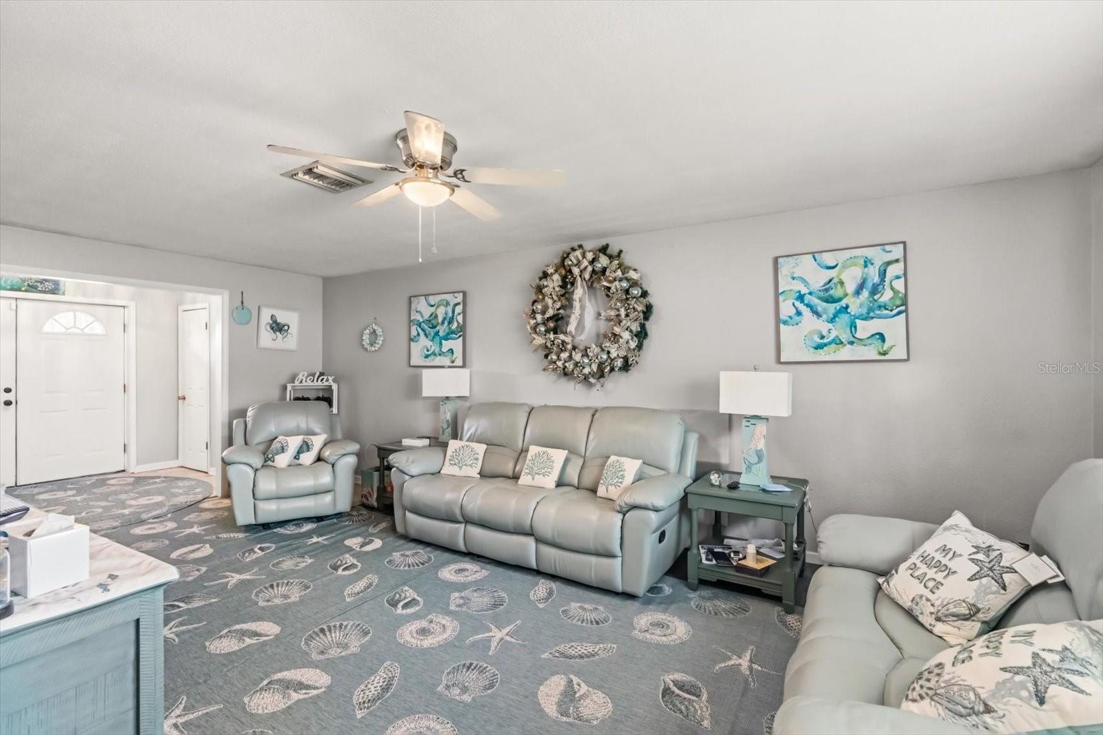 Image 4 of 30 For 820 Clifford Avenue