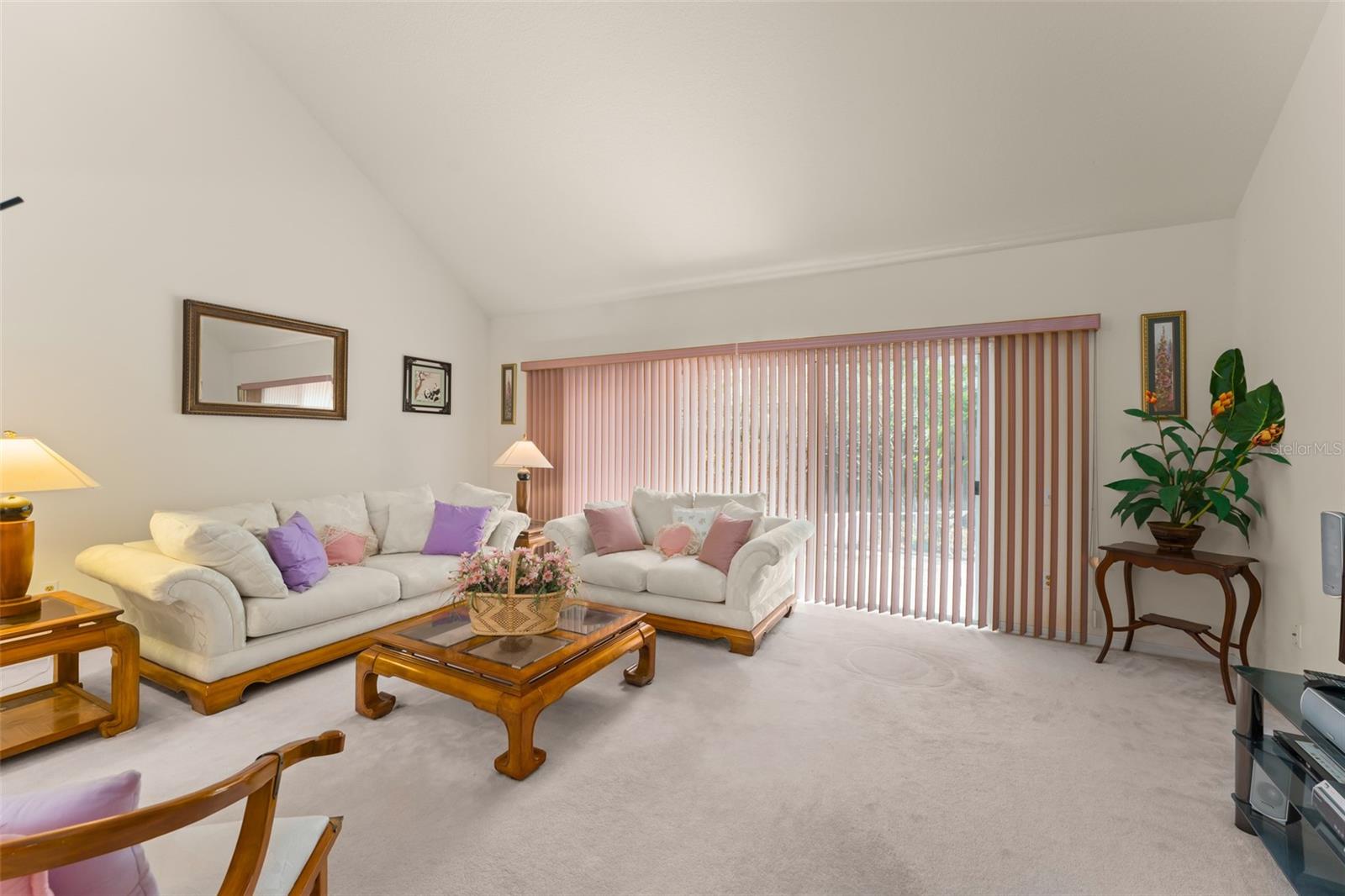 Image 14 of 43 For 925 Beresford Way