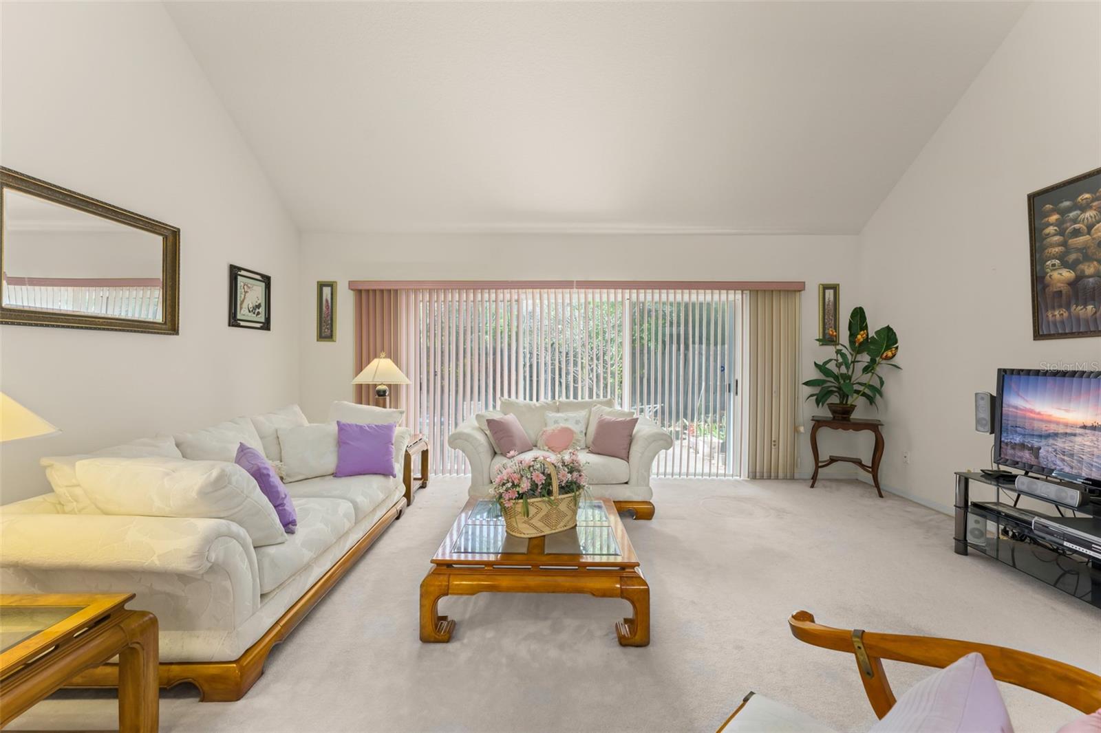 Image 15 of 43 For 925 Beresford Way