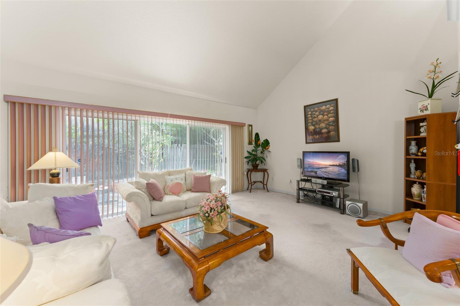 Image 16 of 43 For 925 Beresford Way