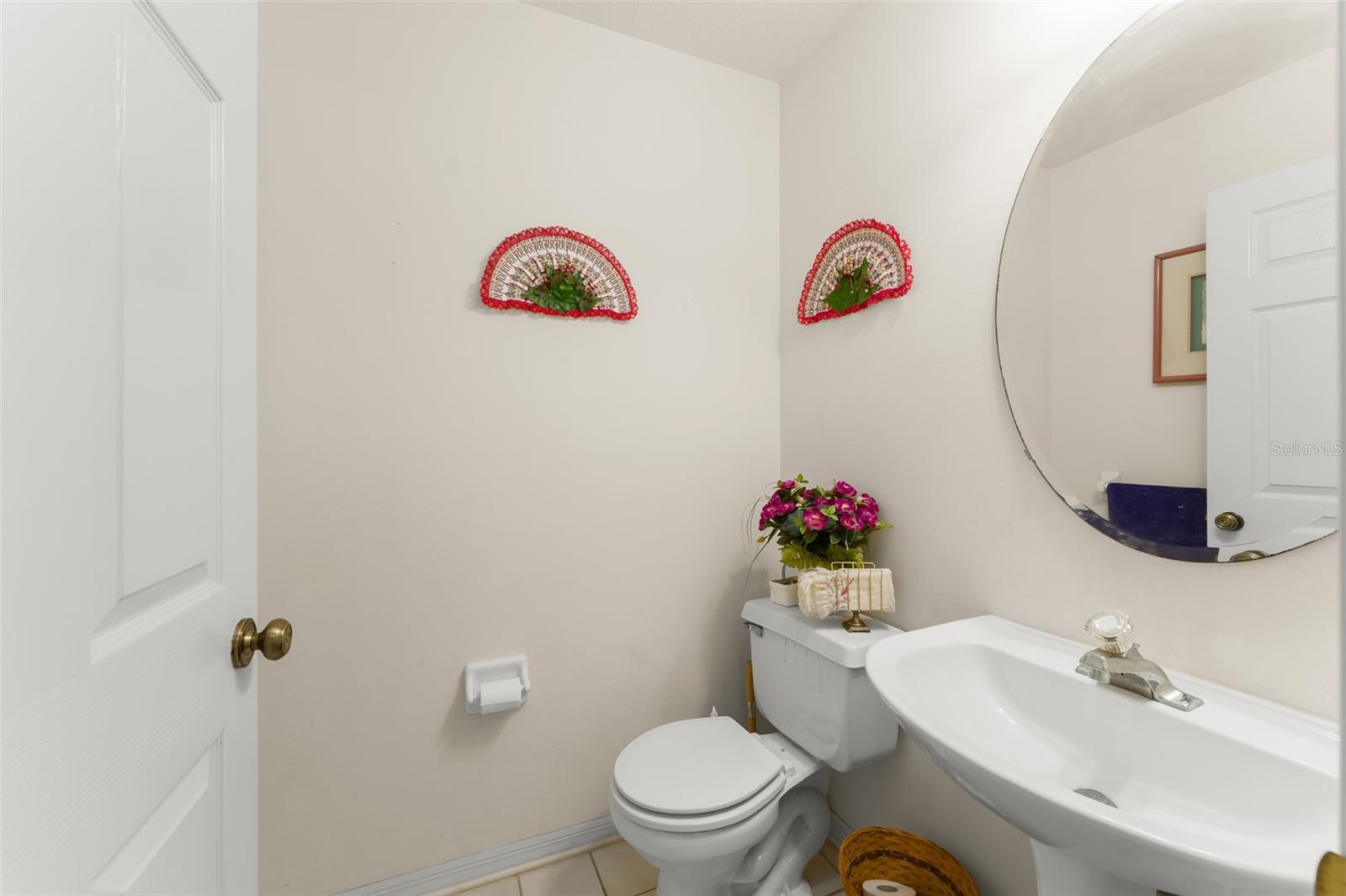 Image 21 of 43 For 925 Beresford Way