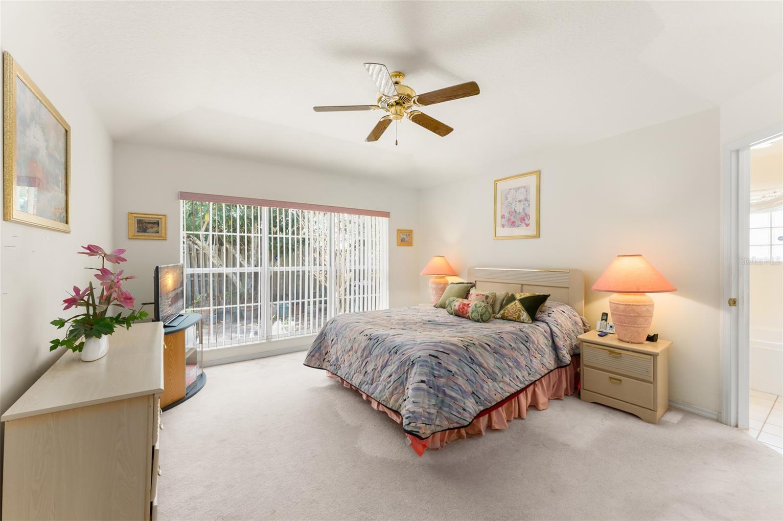 Image 22 of 43 For 925 Beresford Way