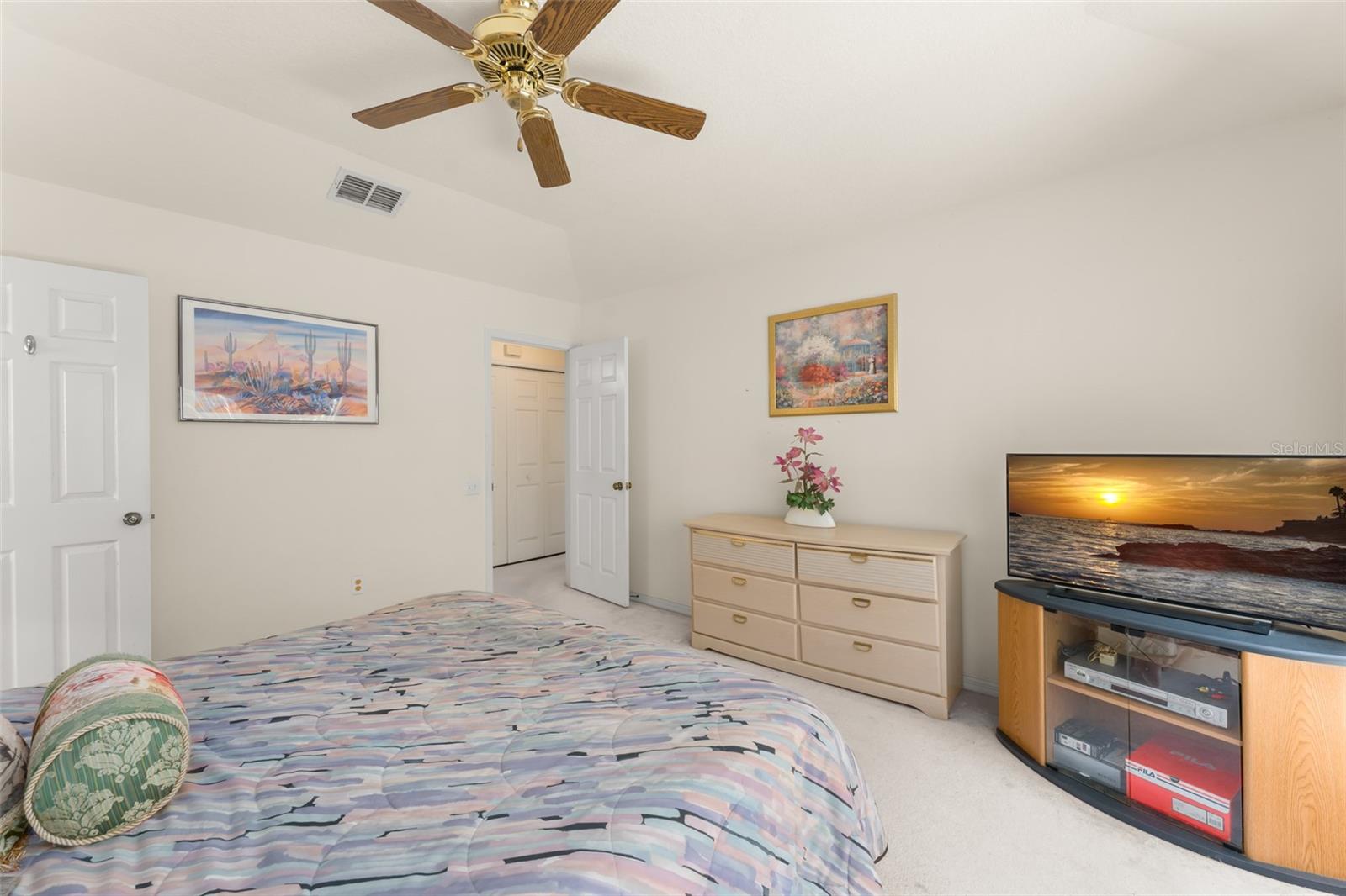 Image 23 of 43 For 925 Beresford Way