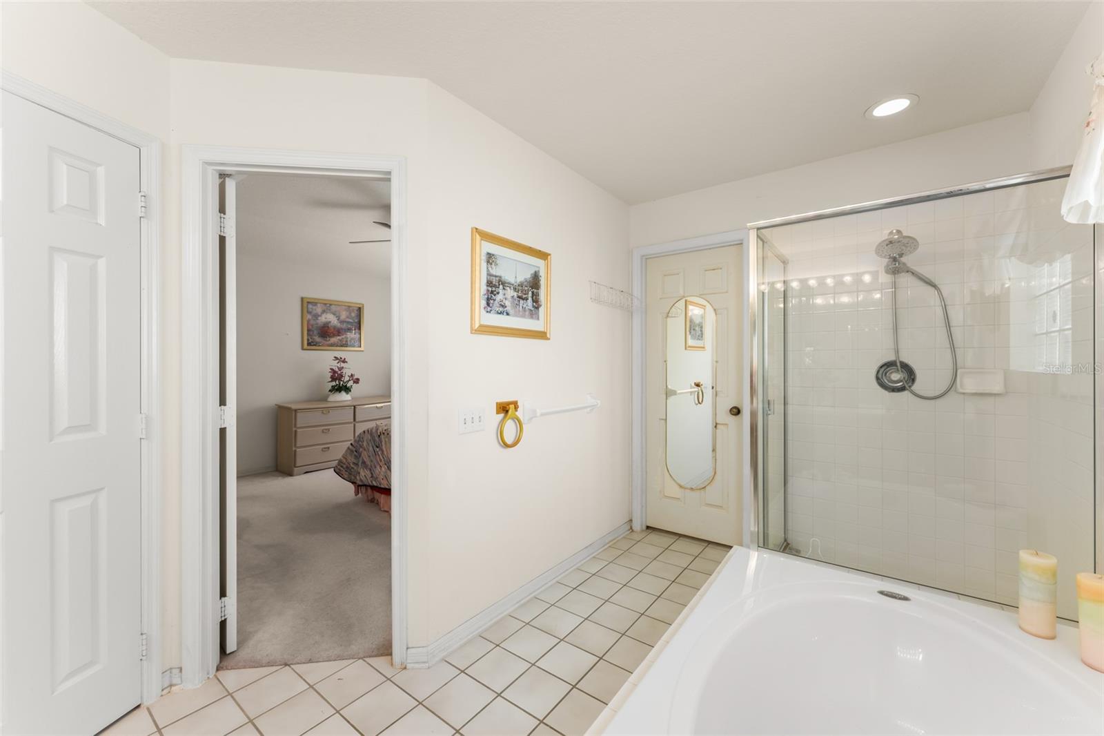 Image 26 of 43 For 925 Beresford Way