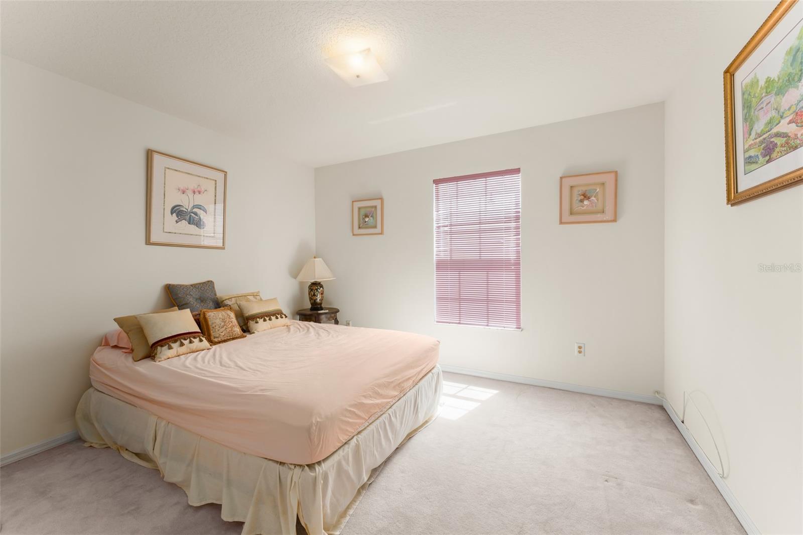 Image 28 of 43 For 925 Beresford Way