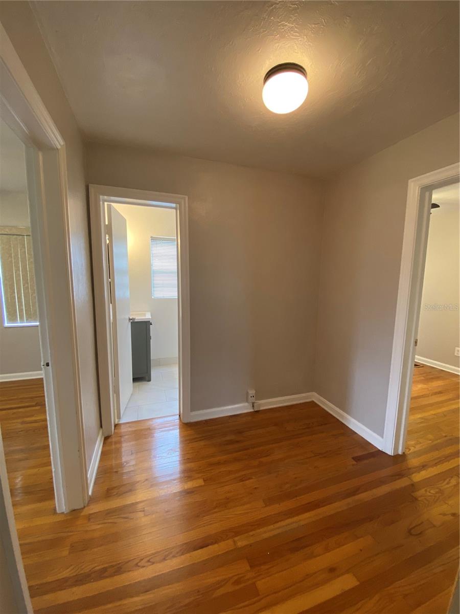 Image 22 of 37 For 1044 Bumby Avenue