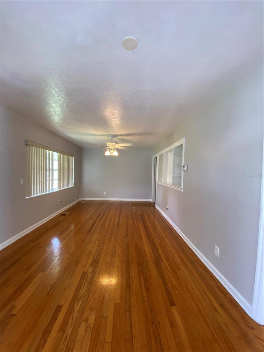 Image 3 of 37 For 1044 Bumby Avenue