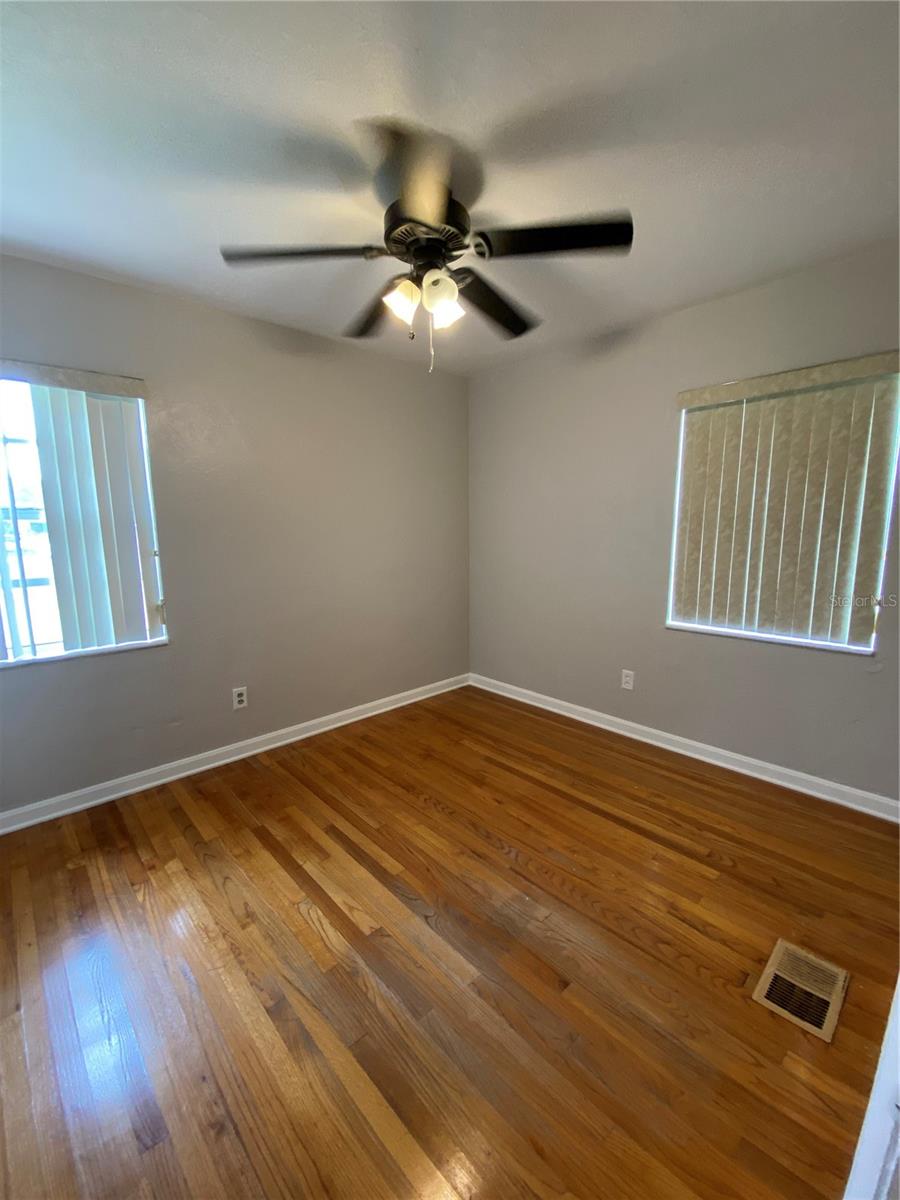 Image 32 of 37 For 1044 Bumby Avenue