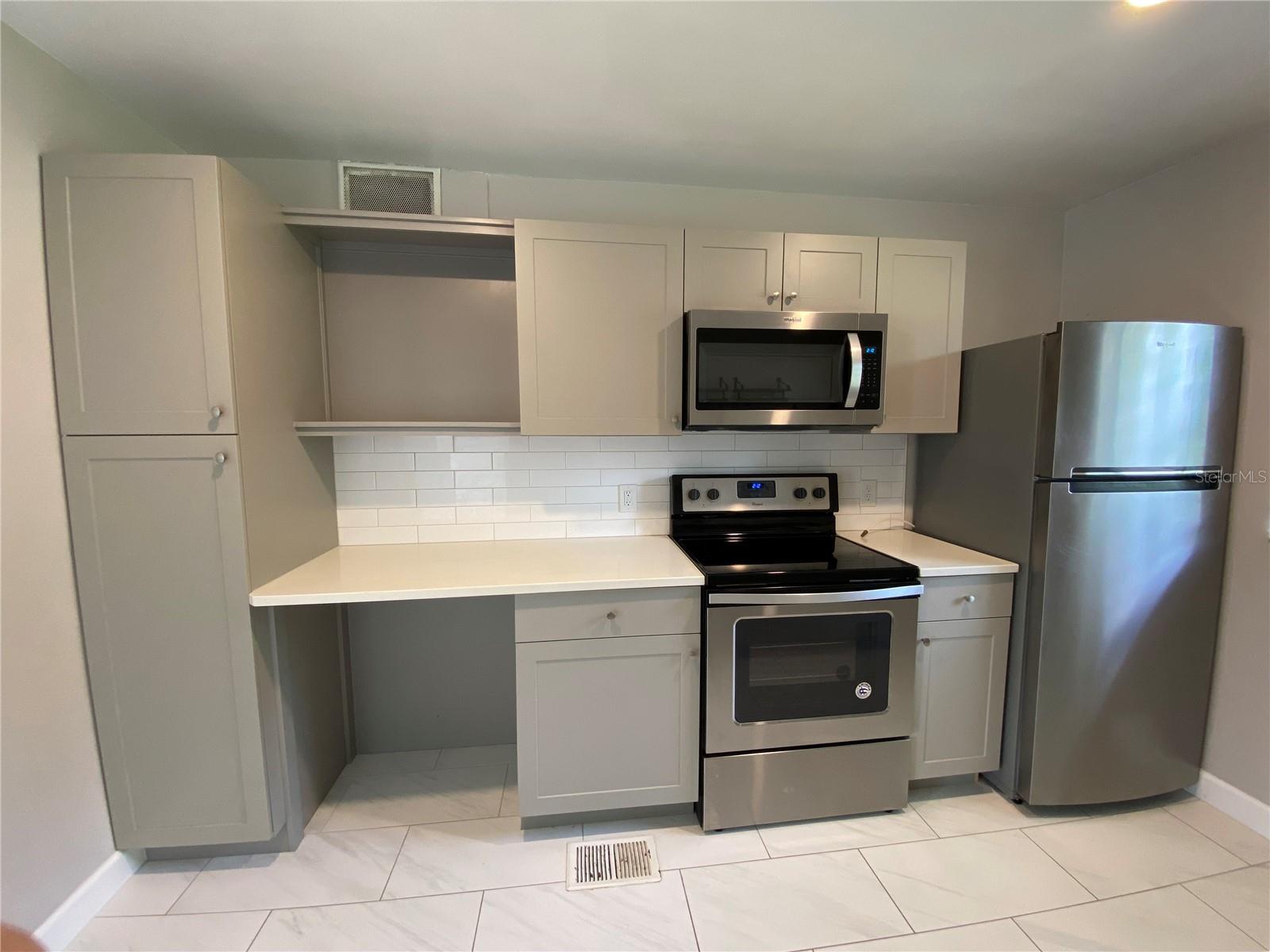 Image 6 of 37 For 1044 Bumby Avenue