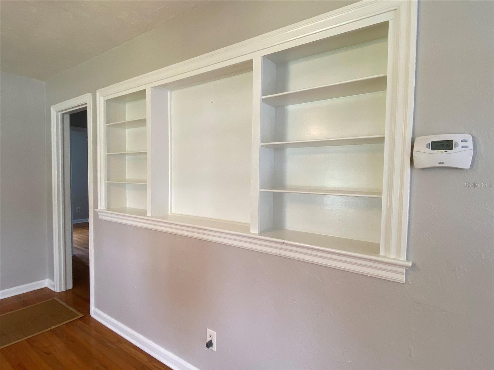 Image 9 of 37 For 1044 Bumby Avenue