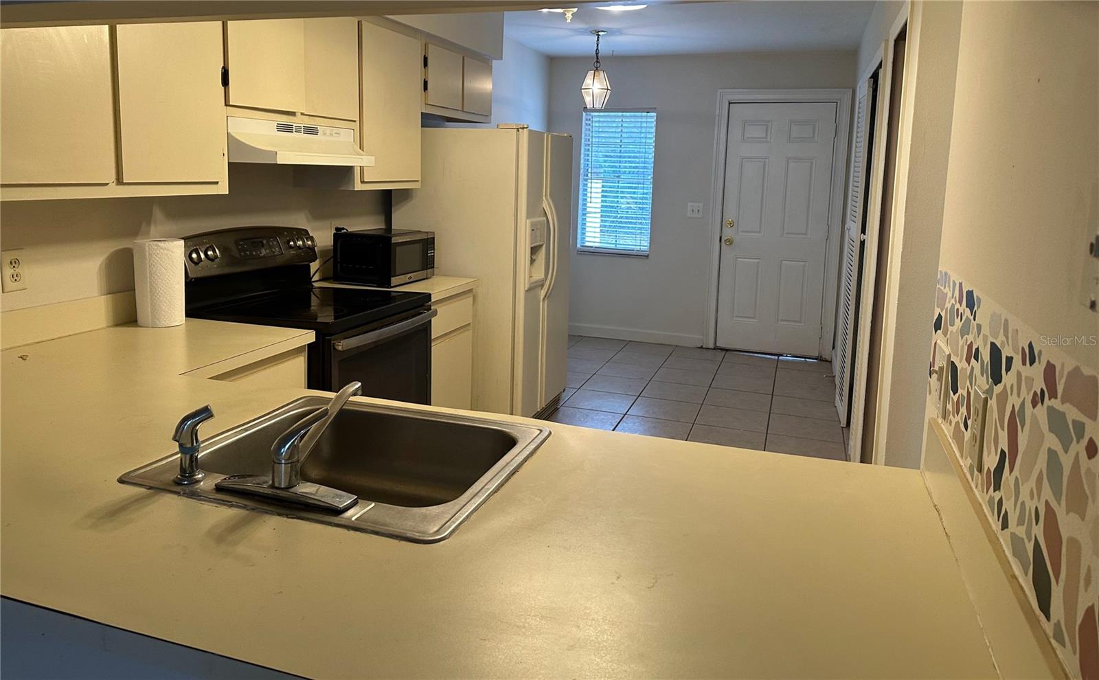 Image 5 of 13 For 1141 Sophie Boulevard