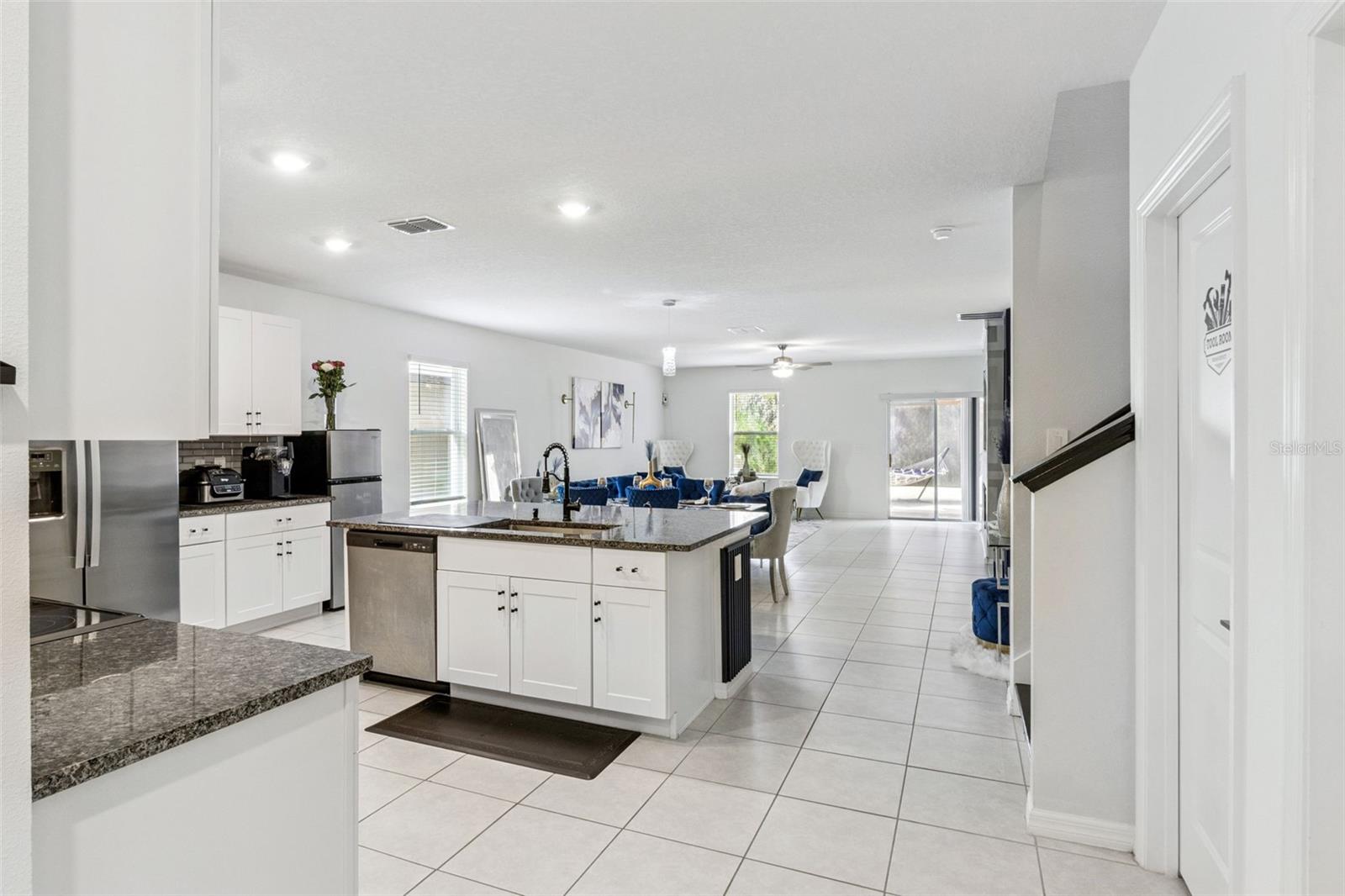 Image 13 of 50 For 1814 Red Loop