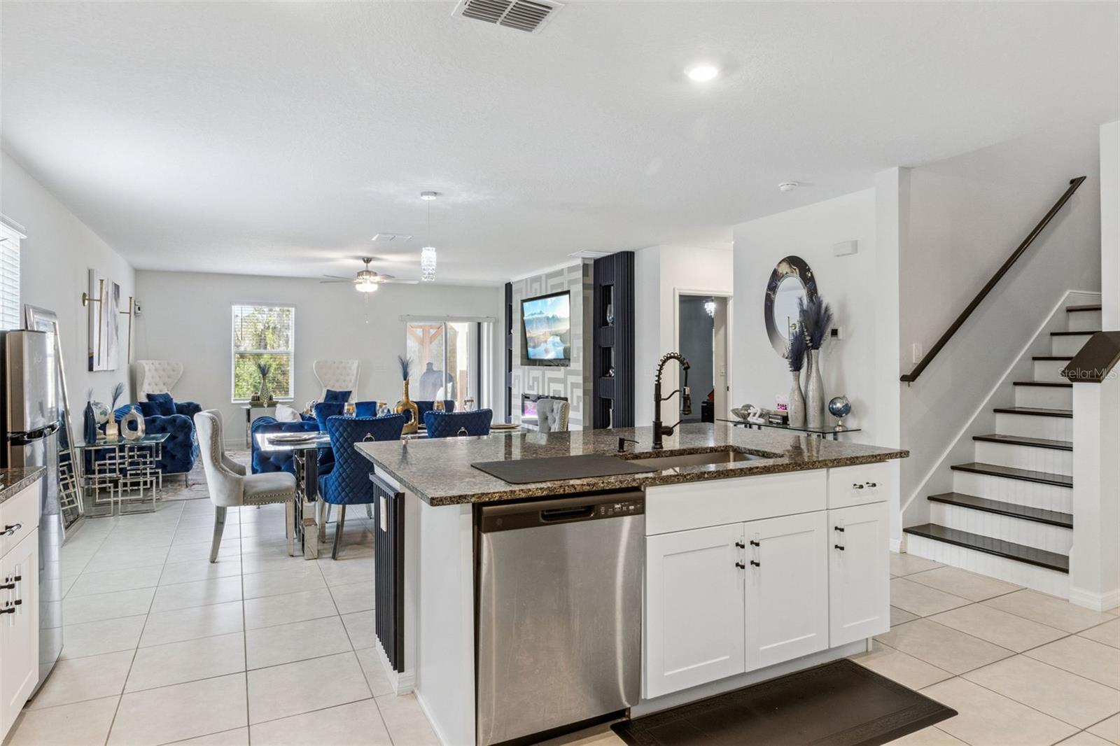 Image 16 of 50 For 1814 Red Loop