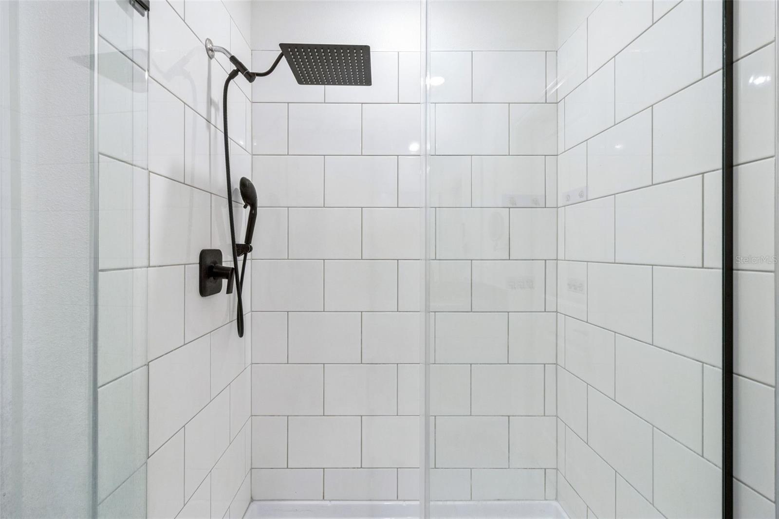 Image 24 of 50 For 1814 Red Loop