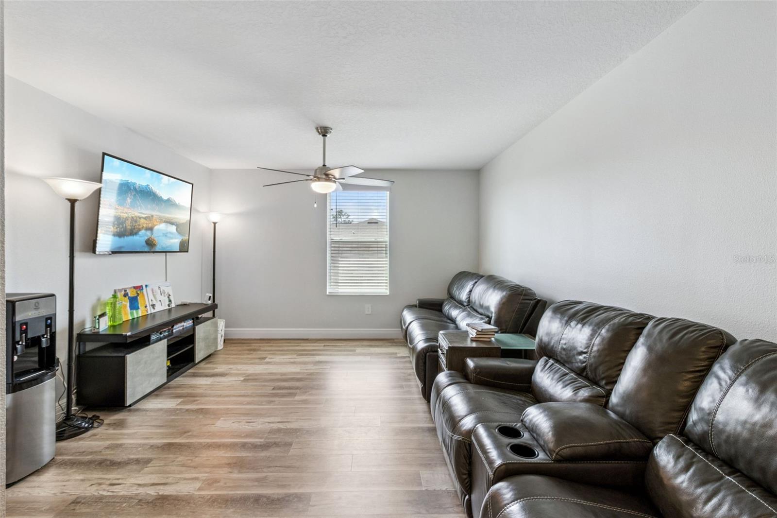 Image 30 of 50 For 1814 Red Loop