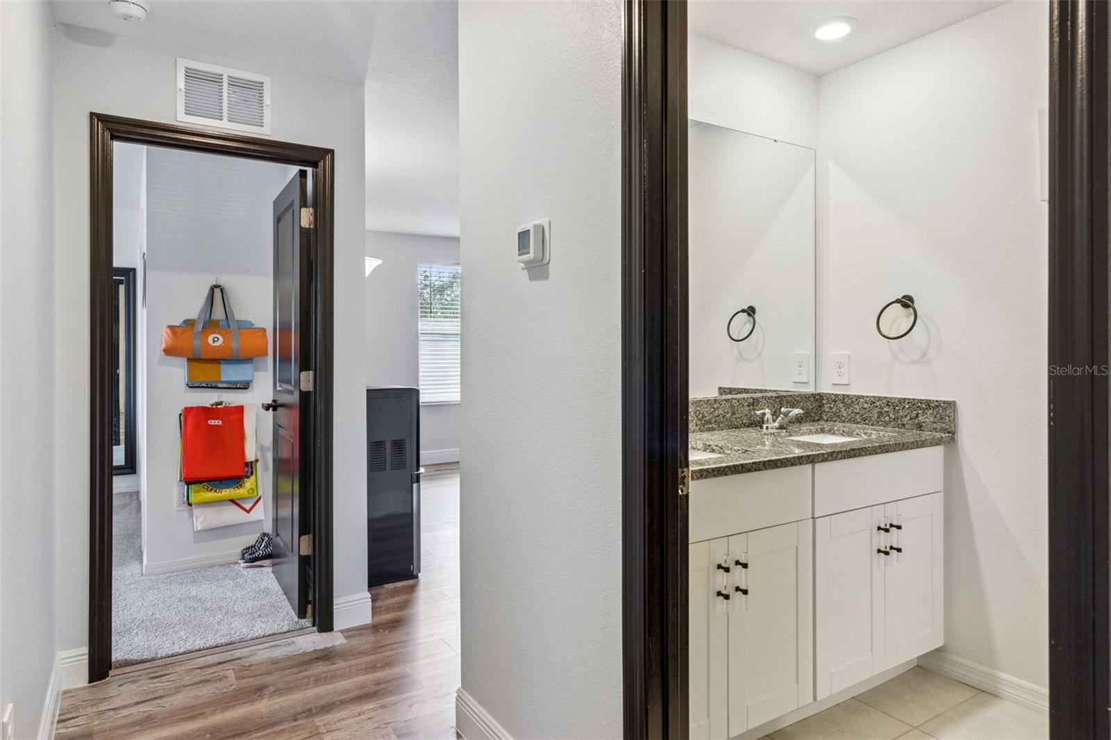 Image 32 of 50 For 1814 Red Loop