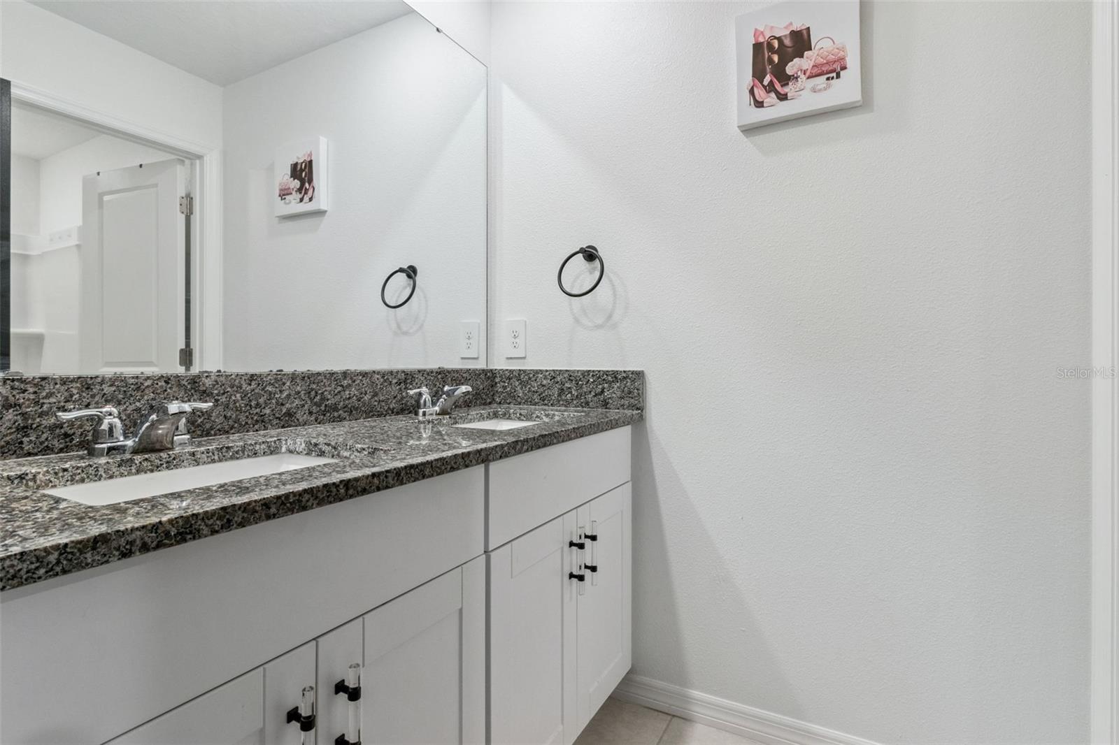 Image 33 of 50 For 1814 Red Loop