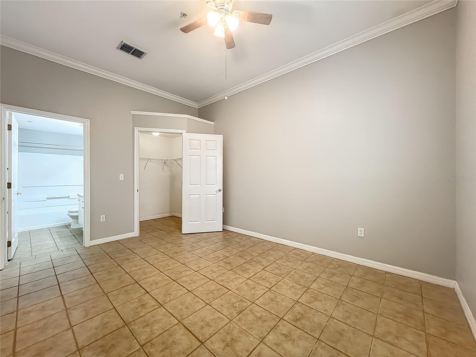 Image 14 of 27 For 145 Reserve Circle 109