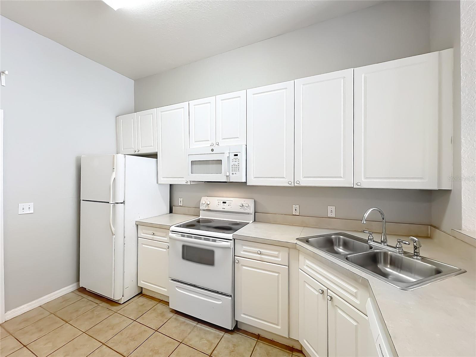 Image 9 of 27 For 145 Reserve Circle 109