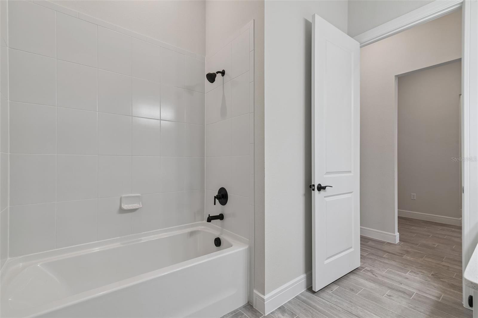 Image 24 of 48 For 2502 Alligator Flag Court