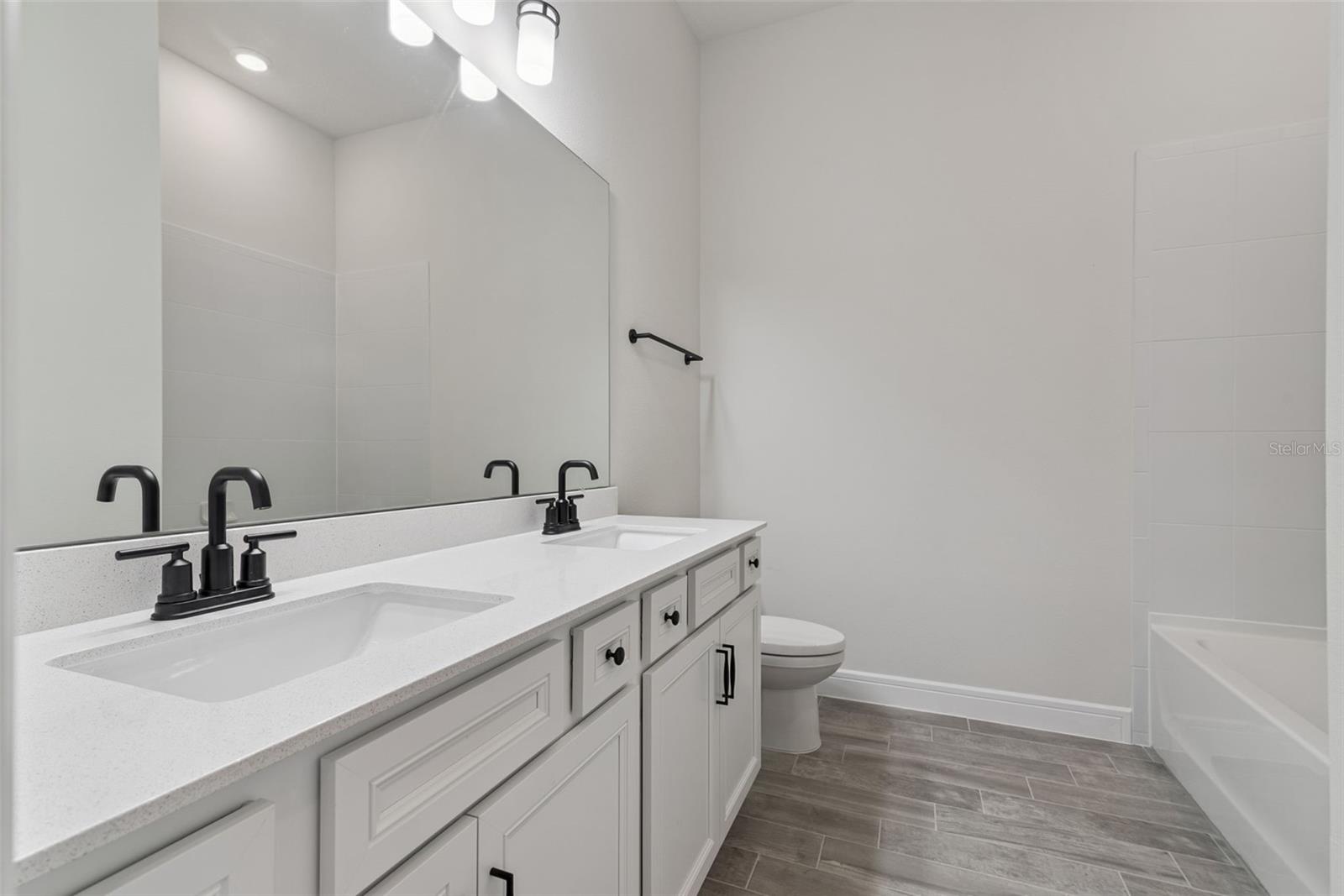 Image 25 of 48 For 2502 Alligator Flag Court