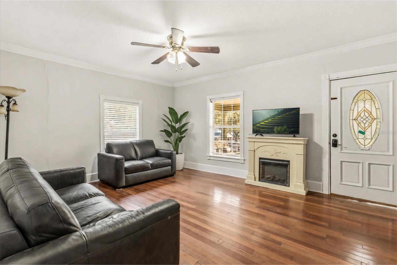 Image 3 of 19 For 802 Palmetto Avenue