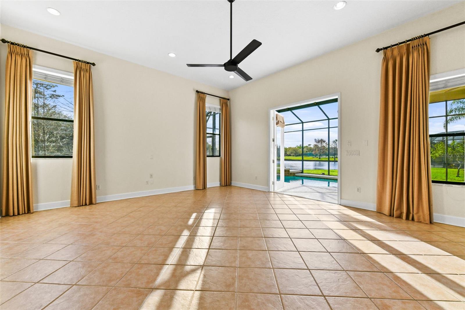 Image 17 of 98 For 2380 Foliage Oak Terrace