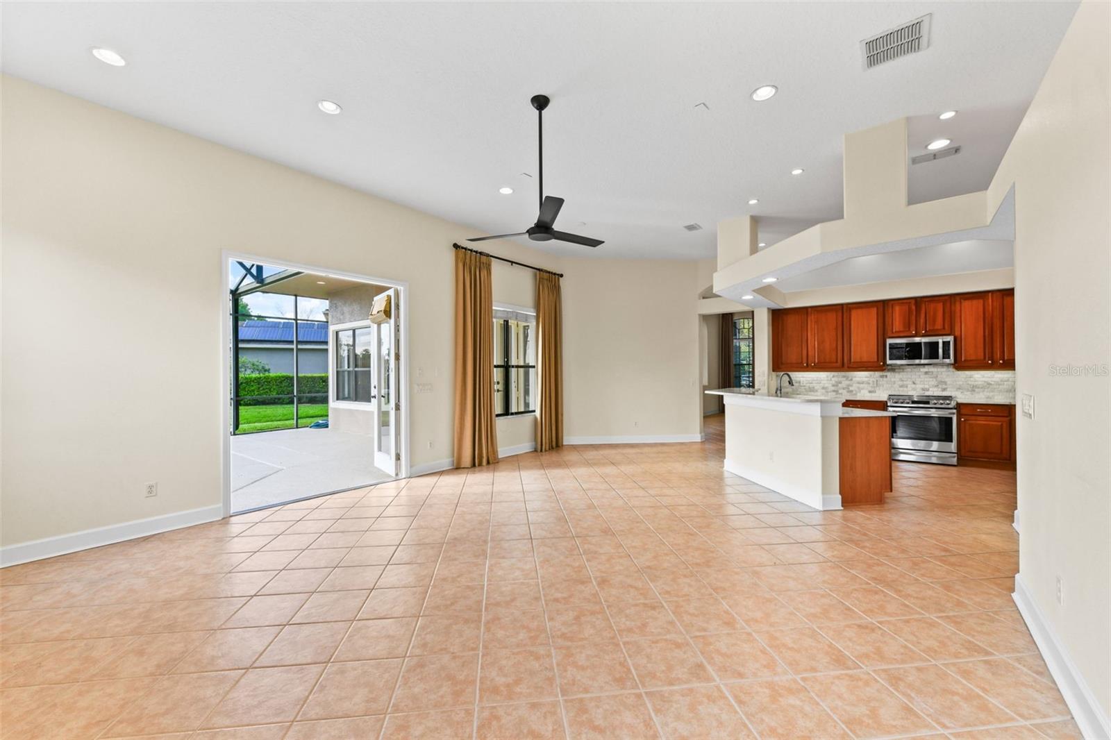 Image 18 of 98 For 2380 Foliage Oak Terrace