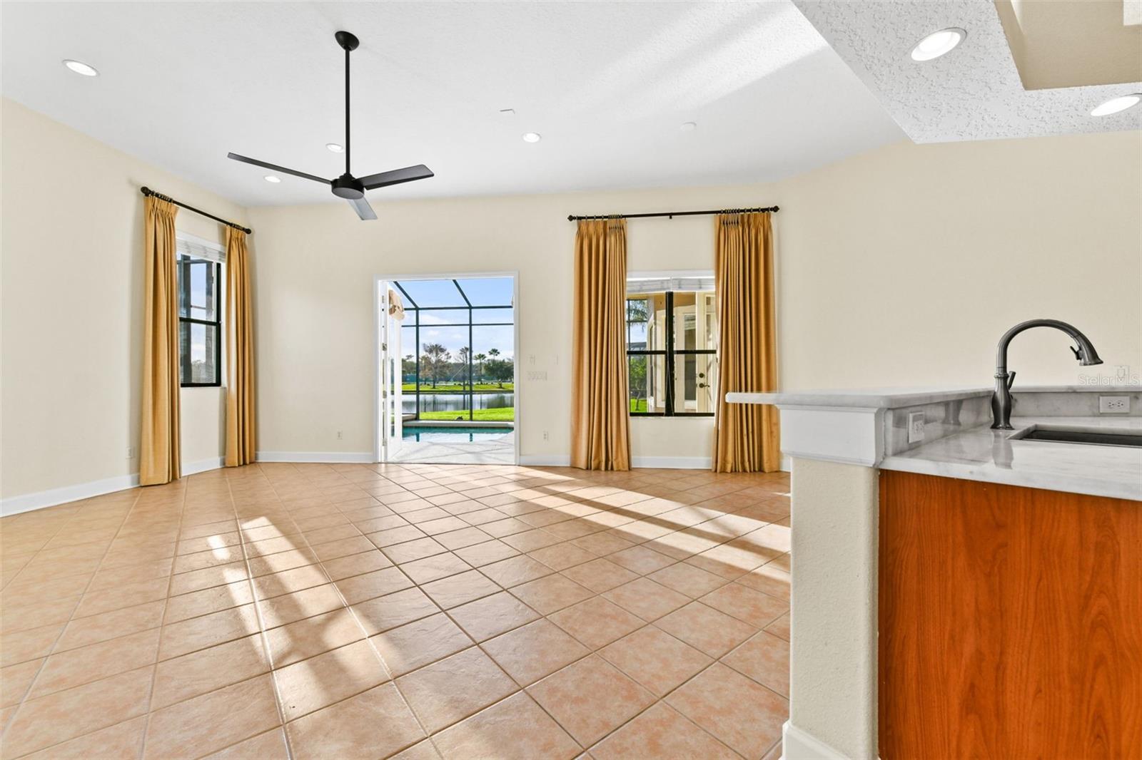 Image 20 of 98 For 2380 Foliage Oak Terrace